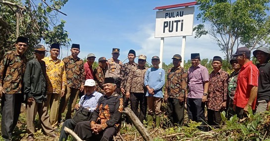 Pemasangan Patok Pulau Puti antara Inderapura dan Air Haji