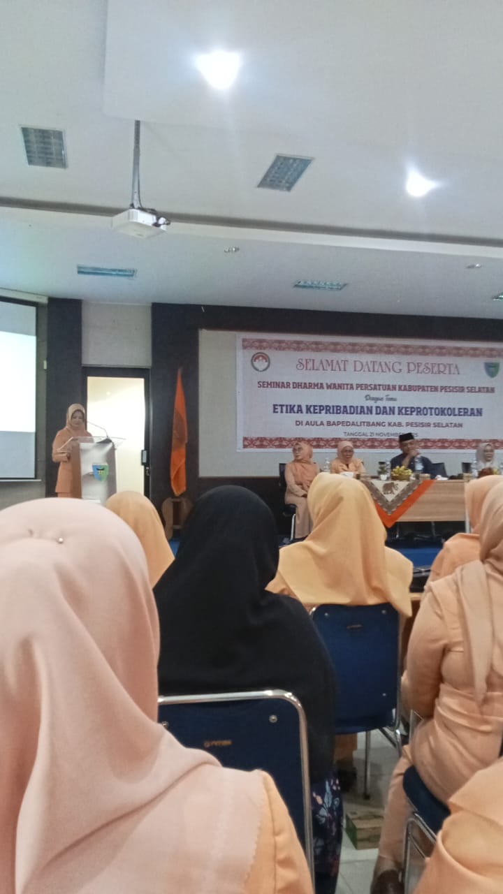 Seminar Dharma Wanita Persatuan Kabupaten Pesisir Selatan