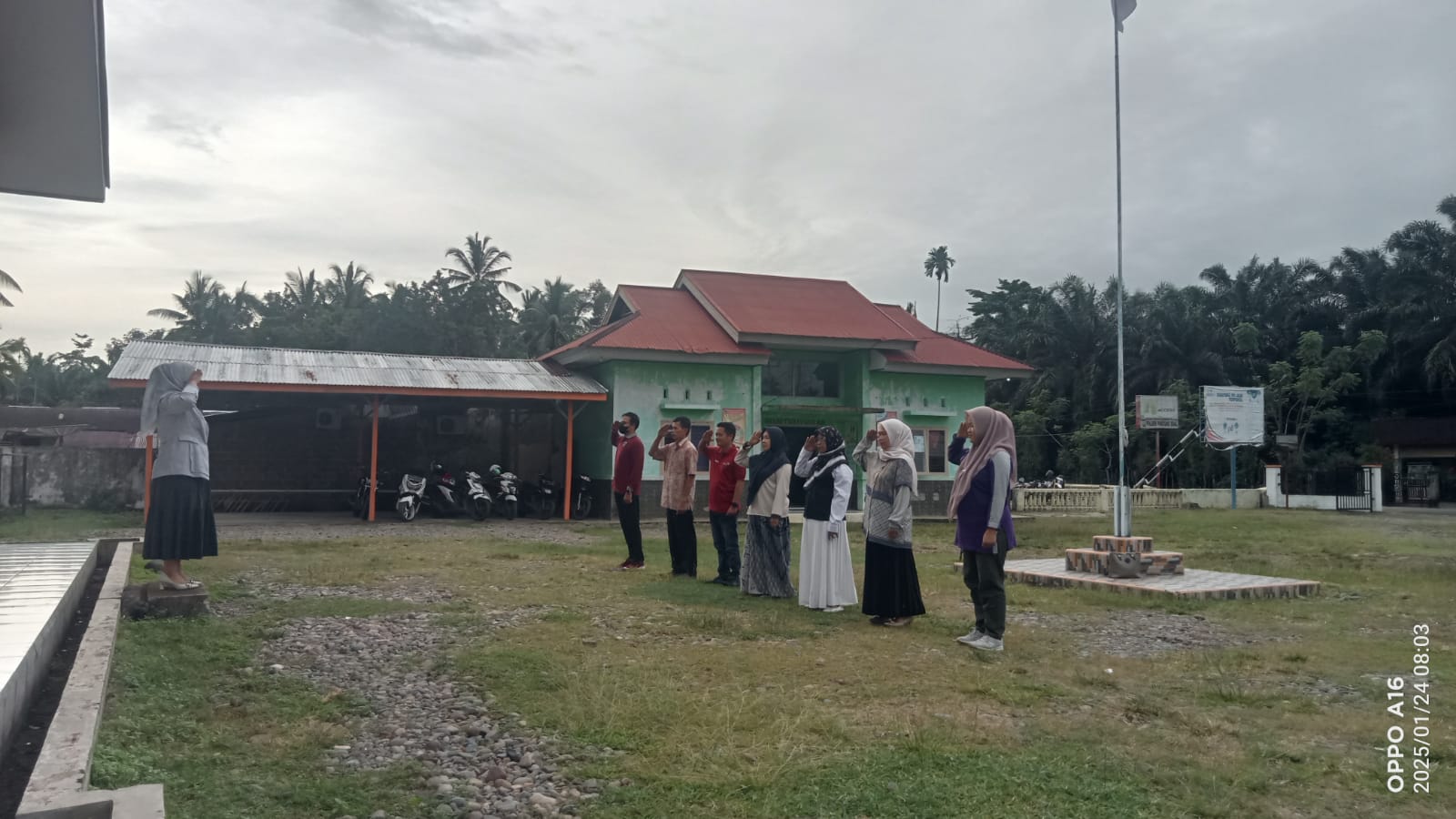 Apel Pagi Staf Pegawai Kantor Camat Pancung Soal