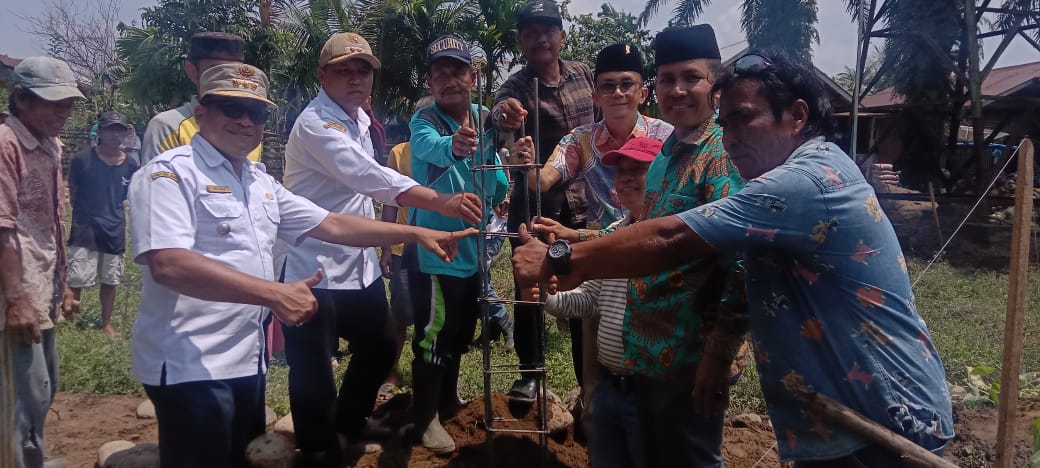Peletakan Batu Pertama Sanggar Seni di Kampung Batang Talaut 