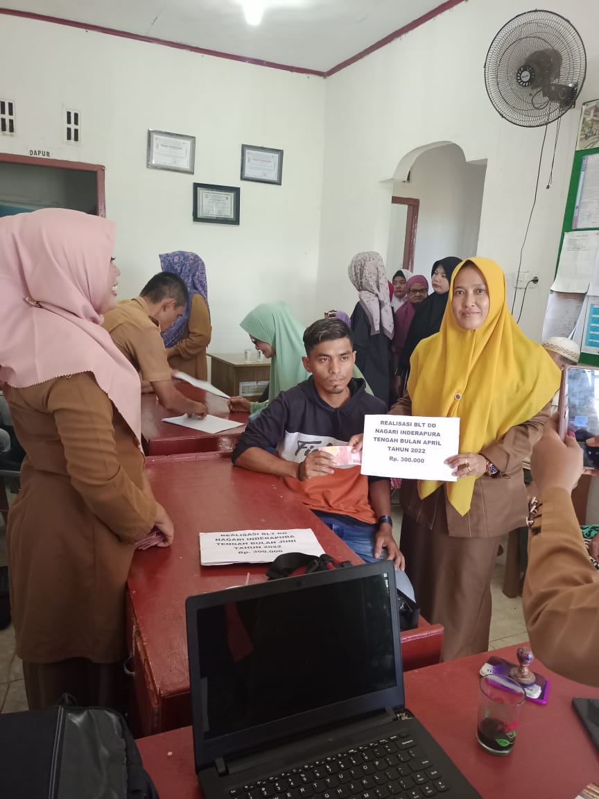 Pembagian BLT bulan April Mei dan Juni 2022 di Nagari Inderapura Tengah
