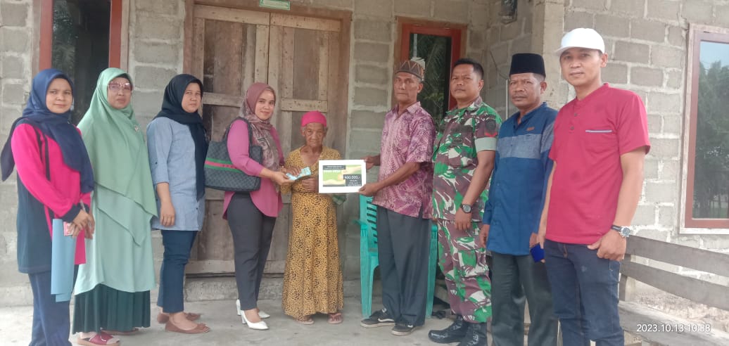 Pembagian BLT di Nagari Tluk Amplu Inderapura 