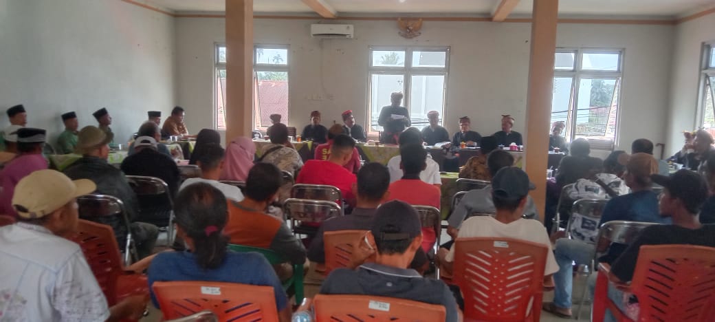 Persidangan Masalah Tanah di Kantor KAN Inderapura 