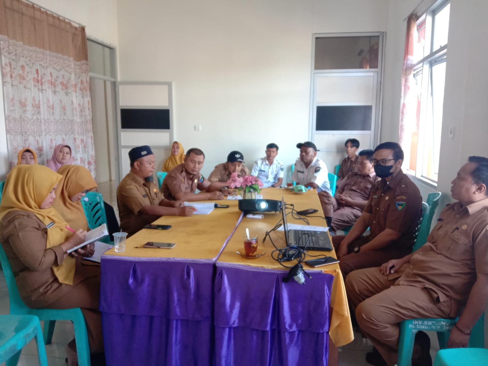 Rapat Disiplin Pegawai Kantor Camat Pancung Soal 