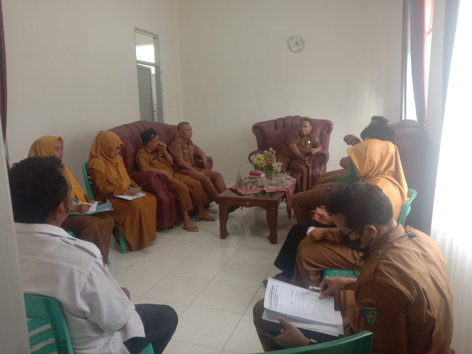 Rapat Persiapan HUT RI Pegawai Kantor Camat Pancung Soal 