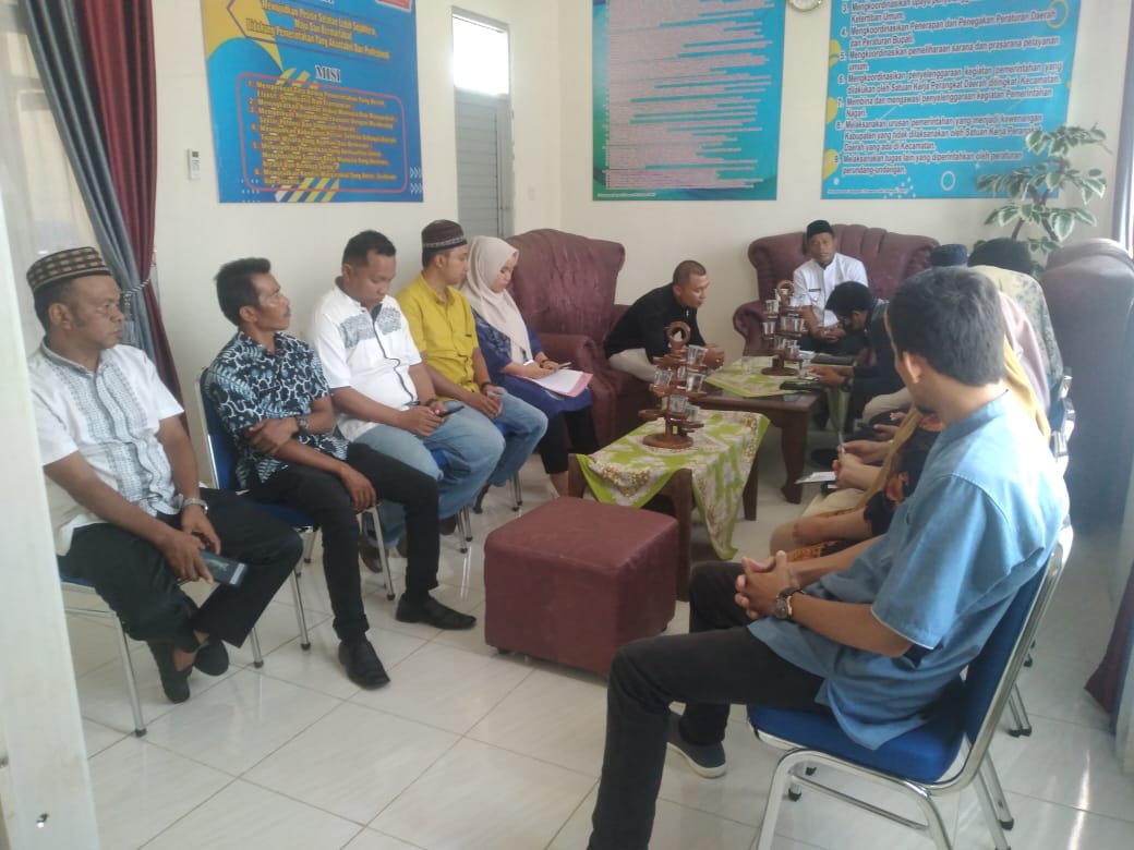 Rapat Pegawai Kantor Camat Pancung Soal