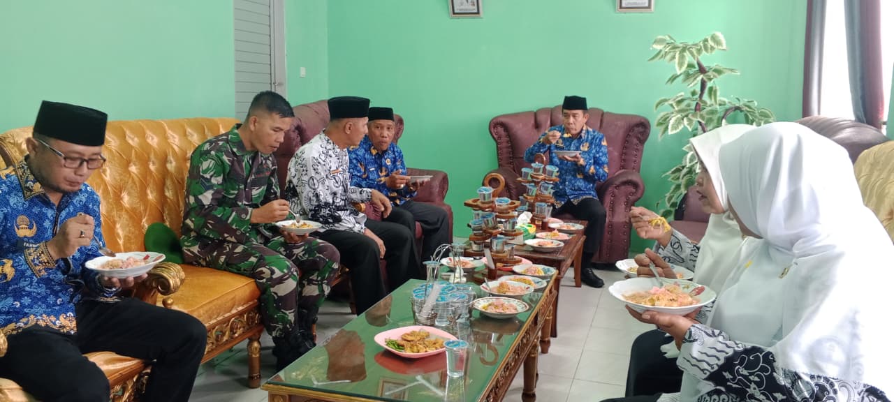 Brifing Sesudah Upacara Memperingati Hari Guru Nasional yang ke 80