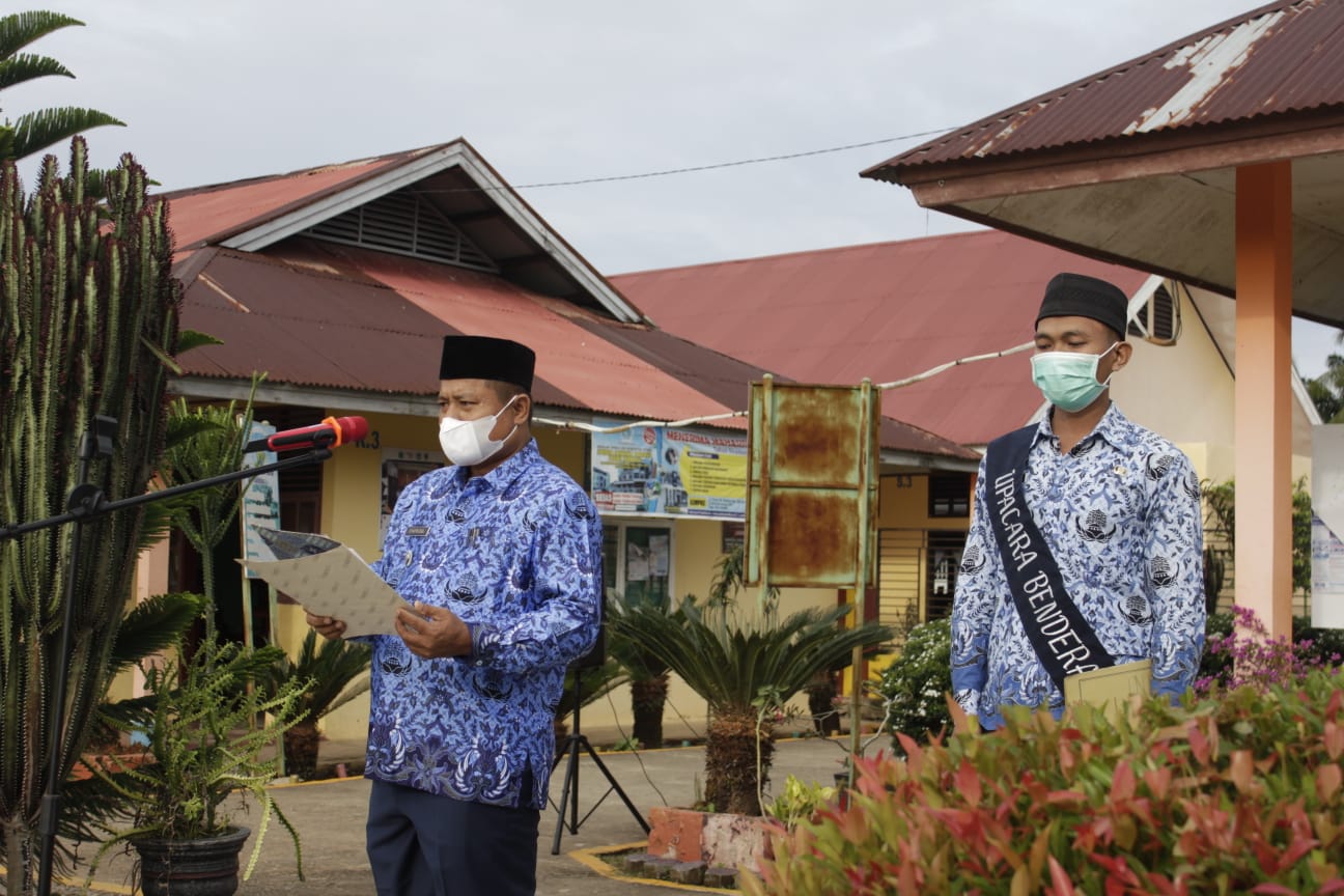  Upacara Hari Kesadaran Nasional di SMA Negeri 1 Pancung Soal